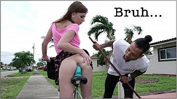 BANGBROS - Alex Blake Escena de sexo interracial