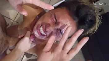 abierto revienta un gran solo mujer