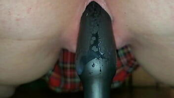 Butt plug en el coño y un poco de semen