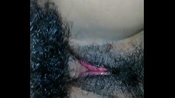Vagina peluda y roja