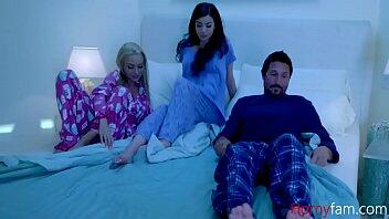 madrastra, padrastro y hijastra follan- familybangs