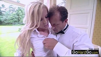 Lexi Lou Rubia delgada bañada en esperma porno HD