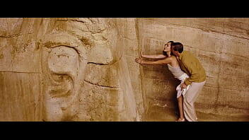 Escena Sexy en D3ath en el Nilo Gal Gadot