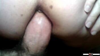 Qué hermoso anal para la zorra madura..