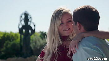 Esposa rubia necesita algo extra