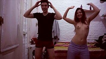 Bailando el pollito PÍO y un regalo extra