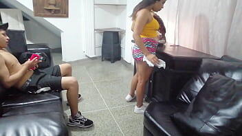 LA MUJER DE MI TIO QUIERE QUE ME LA FOLLE